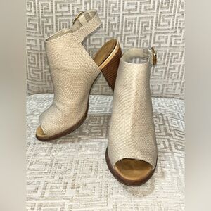 UGGS Size 8 1/2 Audrey Exotic Embossed Leather Cream Peep-Toe Heels GUC